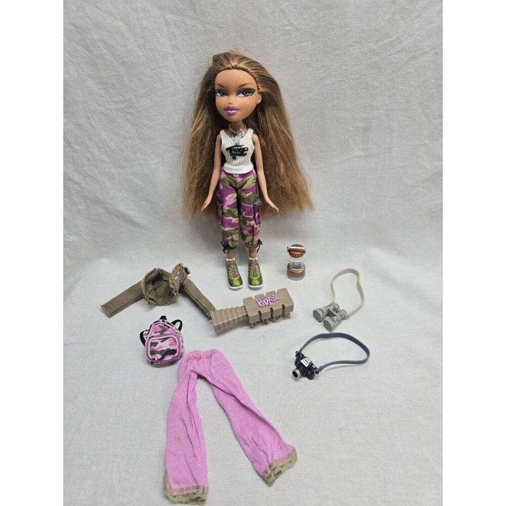 Bratz Adventure Girlz Yasmin 2006 With Accessories